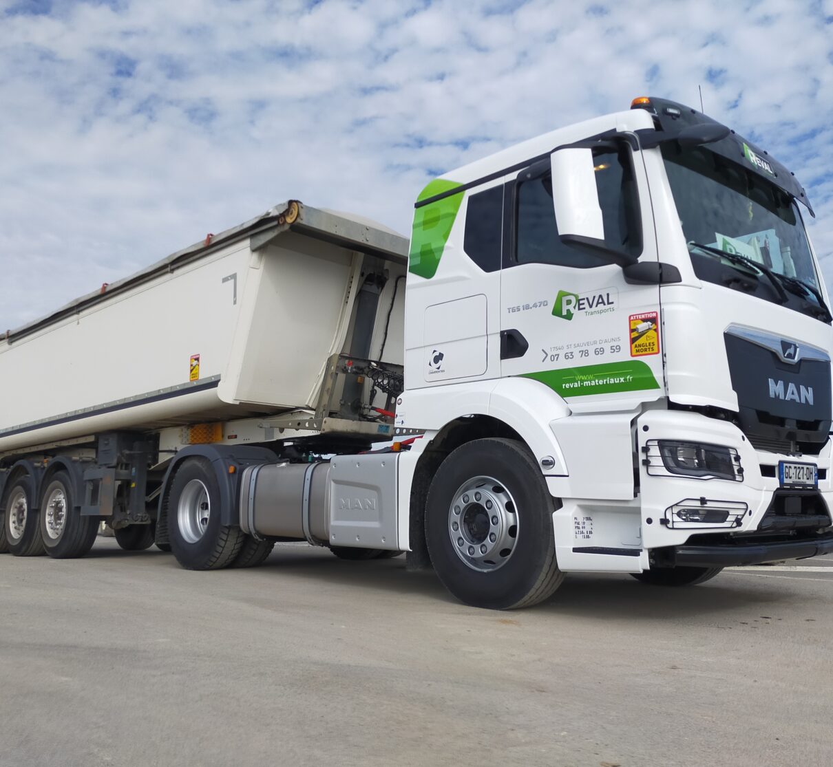 Camion REVEAL - Groupe Charpentier